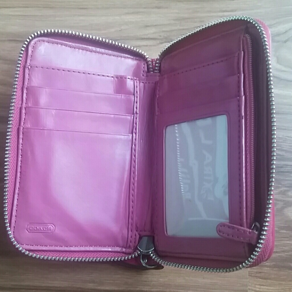 Used Coach Wristlet wallet /clutch